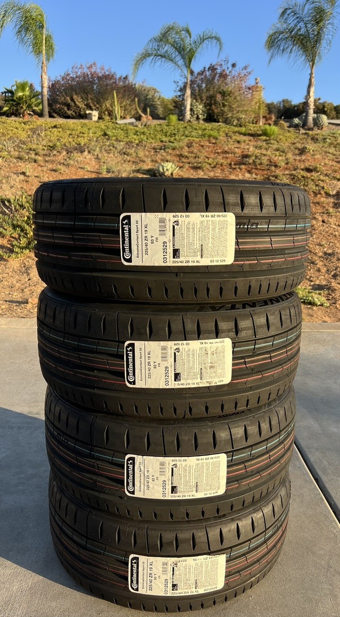 FOUR 225/40ZR19 Continental ExtremeContact Sport 02 Summer Tire