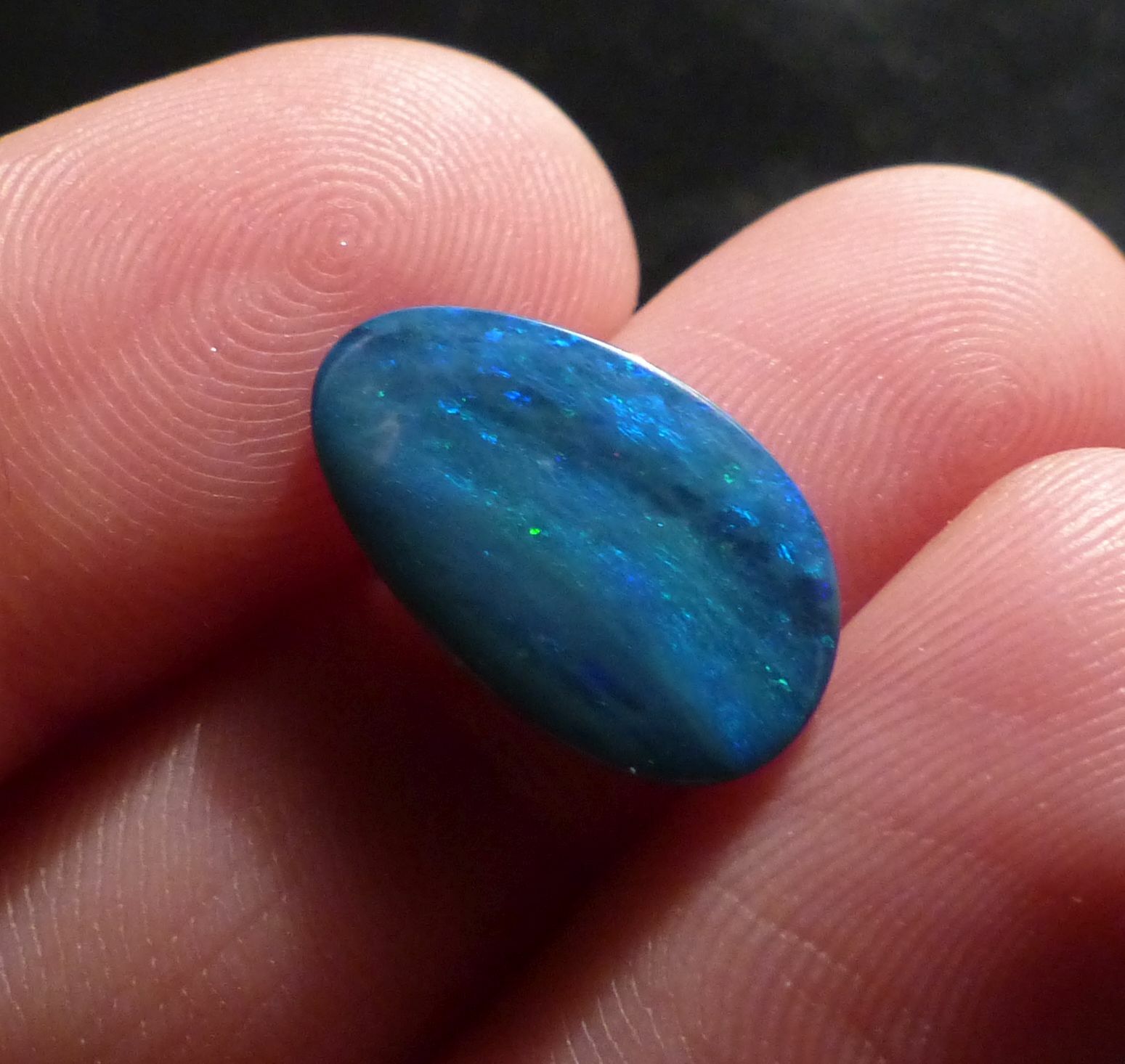 Opale noble doublet australie 15x9mm pierre fine azur pour sublimer vos tenues d'été