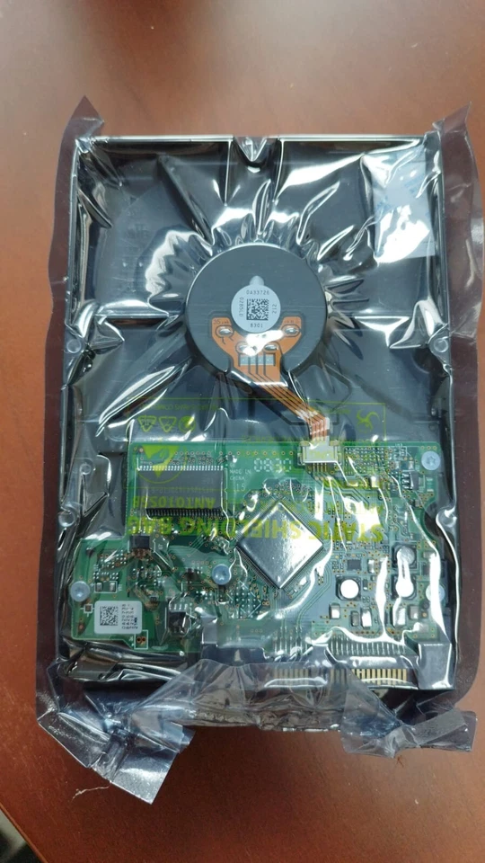 LOT DE 10 disque dur hitachi cinema star 320 gb sata 3.0 gb /s - Photo 3/3