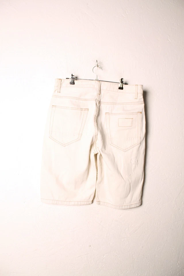 Pantalones cortos de mezclilla rasgados desgastados Pull & Bear para hombre - cintura 31” (90b) Foto 3 de 4