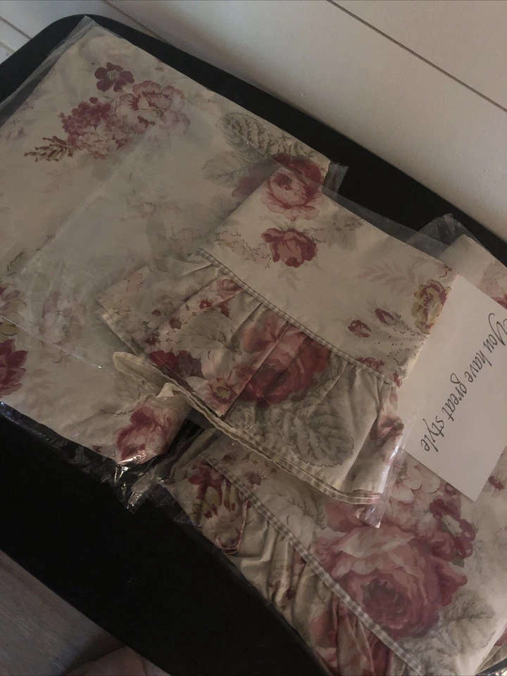 Waverly Garden Room Norfolk Rose 3-Pc Set 1 Twin Flat, Pillowcase, Fitted Sheet - Image 2 of 4