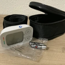 📀 Up & Up Automatic Wrist Blood Pressure Monitor - AS SHOWN