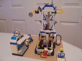 Lego 6456 Space Port Mission Control&mdash;COMPLETE w/Box, Manual & Rocket Engine