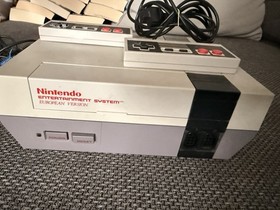 Nintendo NES Konsole Grau + 2 Controller + Supermario bros, Tetris & Worldcup