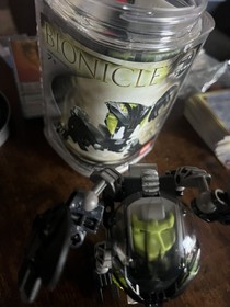 LEGO BIONICLE: Nuhvok (8561) Complete w/ canister & instructions