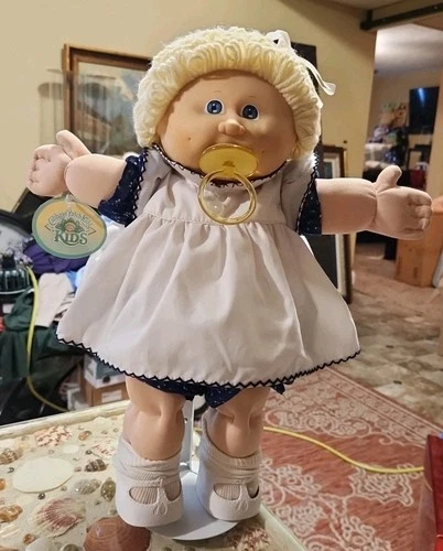 Cabbage Patch Kid Girl Doll #4 Paci Face Blonde Lemon Hair, Blue Eyes Mint Cond.