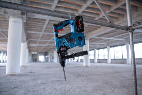 Taladro percutor a batería Bosch GBH 18V-28 CF, SDS-Plus, 2x 8,0 Ah ProCore + cargador - Imagen 8 de 12