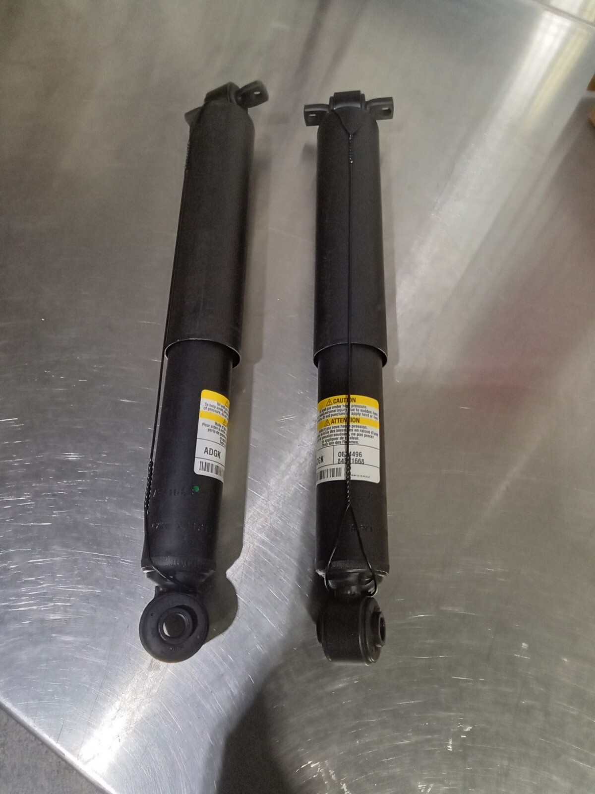 84301668 560-1111 Rear Shock Absorber Set 2015-2025 Chevy Express GMC Savana