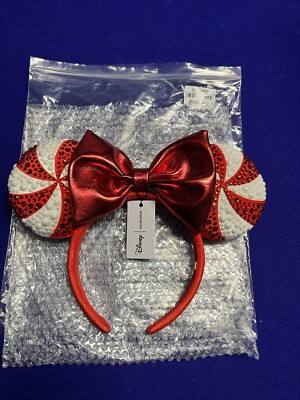 BaubleBar Gift bow wrapping Ears The new Disney x BaubleBar Holiday 2025 Collection had  main image 4