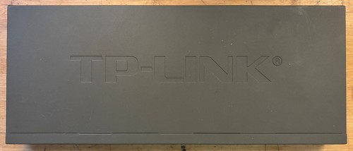 TP-LINK TL-SG1016 Ver: 6.1 16-Port Gigabit Rackmount Switch - Picture 2 of 6