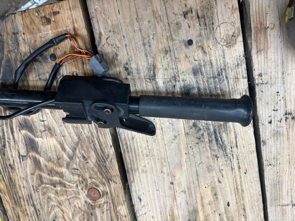 Guidões com controles 1998 SKI-DOO FORMULA 500 RW7344 - Imagem 2 de 4