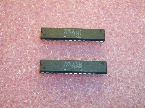 MENGE (13) MT5C2568-20 MIKRON 28 PIN DIP 32 Kx8 LP SRAM GENERALÜBERHOLT