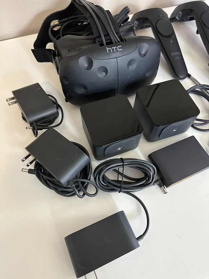 HTC Vive VR Headset Complete Set Full Kit System Steam VR PC Virtual Reality - Image 4 of 4
