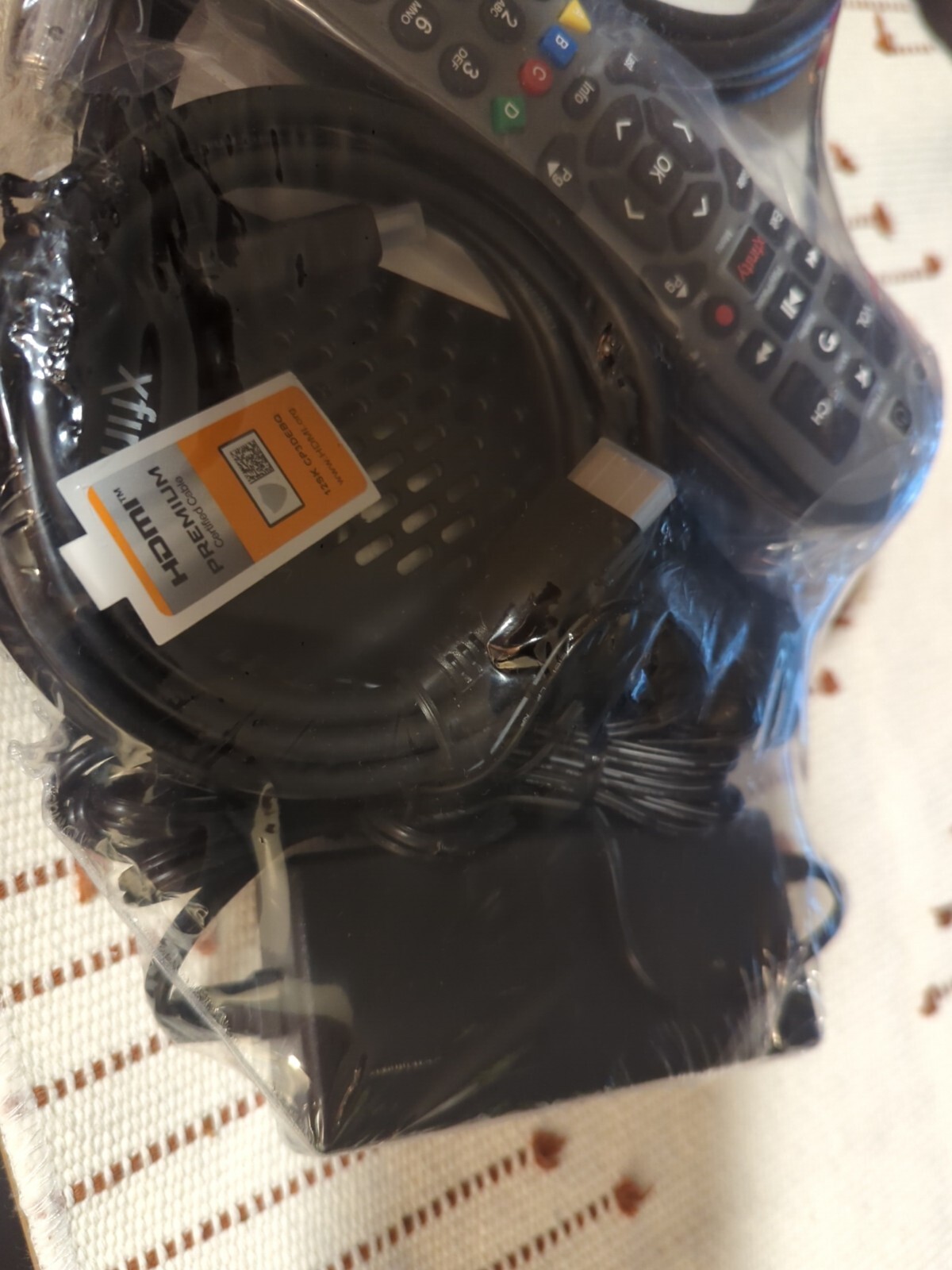 NEW Comcast Xfinity Cable Box w/Power Supply, Remote, Cords + Batteries