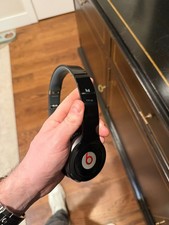 Beats Solo HD by Dr. Dre Wired On-Ear Headphones   Black With Case 