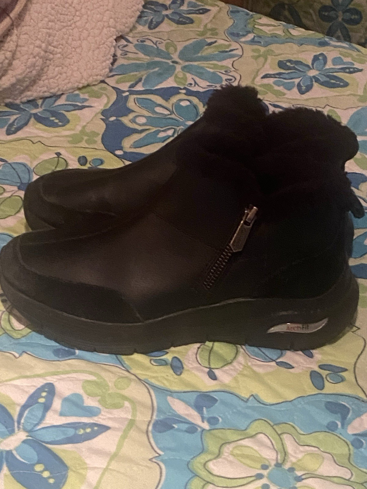 Women’s Black Leather Ankle Boots Faux Fur Lined Side Zip Round Toe US 6.5