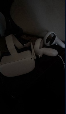 Meta Quest 2 Standalone VR Headset White Plastic with Two Controllers Included