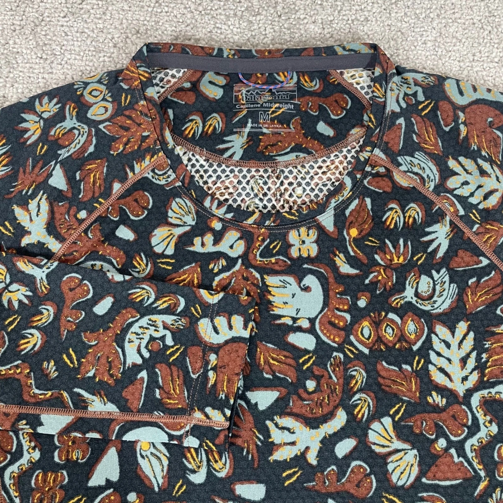 Patagonia Capilene Midweight Base Layer Top Womens Medium Paisley Plant Print
Opens in a new window