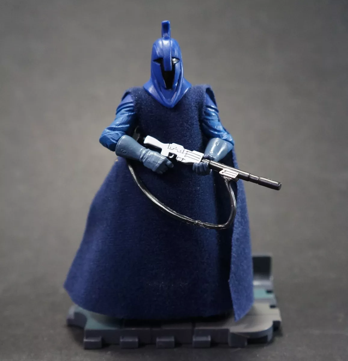 Star Wars Episode 3 E III ROTS Royal Guard Blue Action Figure 23
