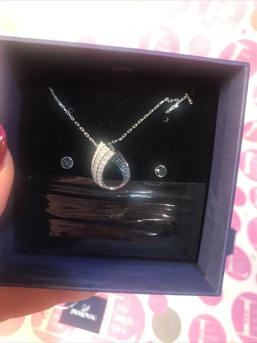 SET ORECCHINI COLLANA AUTENTICI FIRMATI SWAROVSKI FORTUNATAMENTE MONTAN BLU 5237981 - Foto 4 di 12