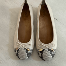 VIONIC Minna Cream Flats