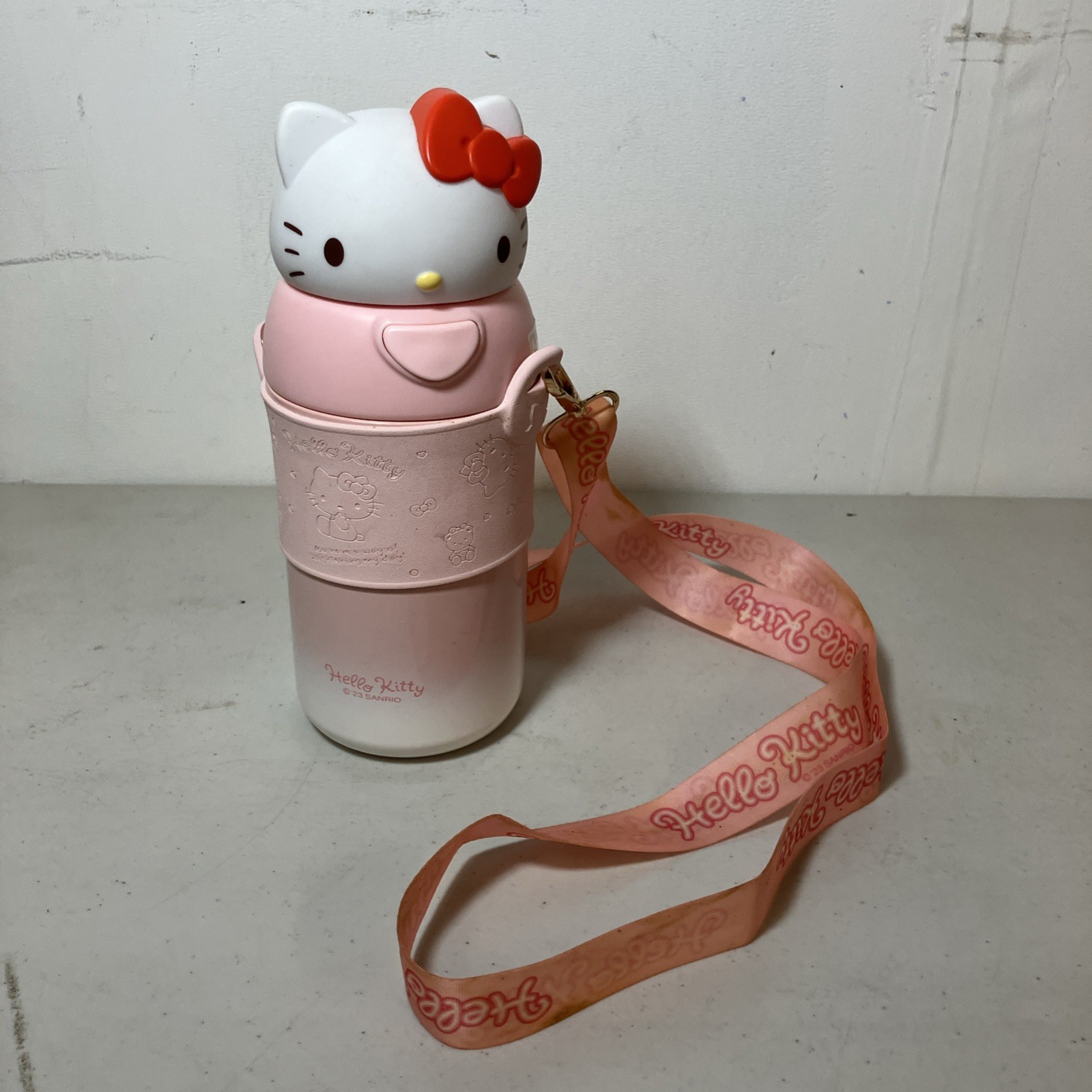 Hello Kitty Sanrio Thermos 560ml Insulated Steel Kawaii Wate