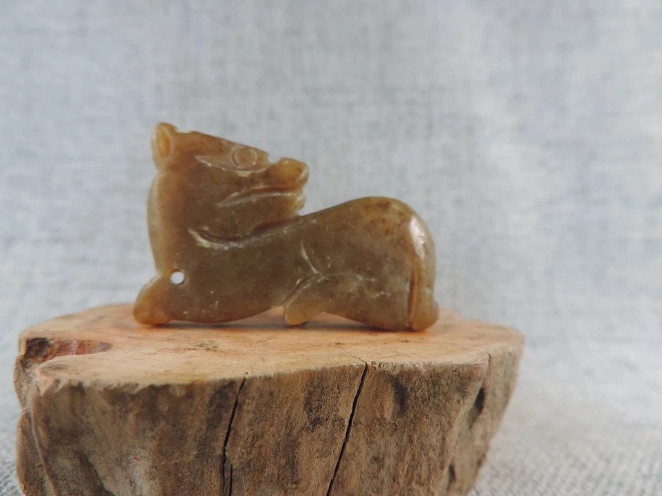 Antigua escultura china de jade hetiano de naturaleza colgante de estatua de perro Foto 2 de 4