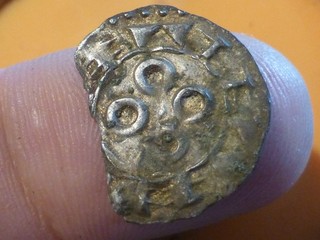 MEDIEVALE DENIER A REPERTORIER POUR EXPERTS ! 0 78gr ! (MANQUE)