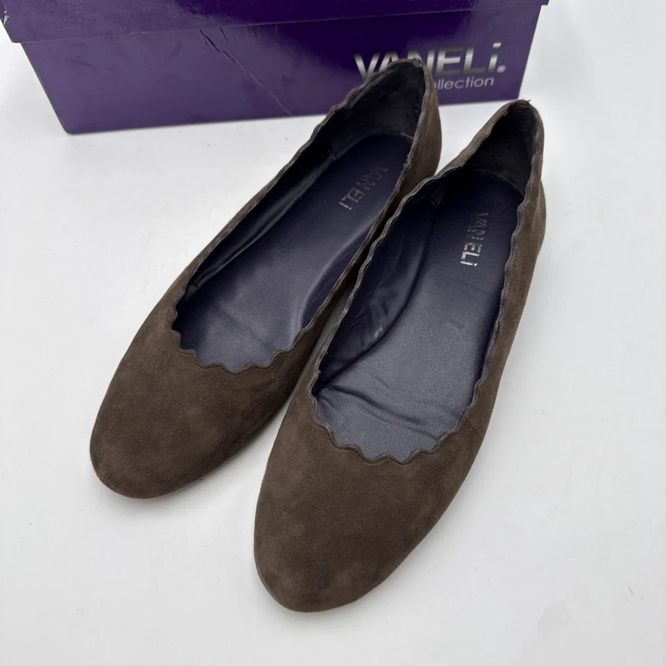 Vaneli Baird Scallop Ballet flat in Brown suede - Size 8.5 MSRP $135 - Image 3 of 4