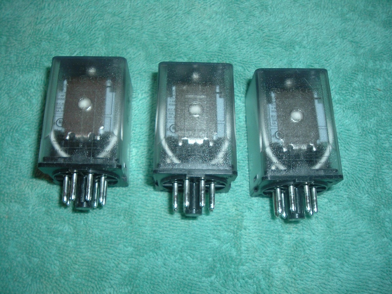 (3) SCHNEIDER ELECTRIC 750XBXRC-24D / 750XBXRC24D (UNUSED) LOT