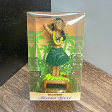 Solar Powered Hawaiian Hula Girl Dashboard Or Desk Figurine With Box Solar Powered Hawaiian Hula Girl Dashboard Or Desk Figurine With Box