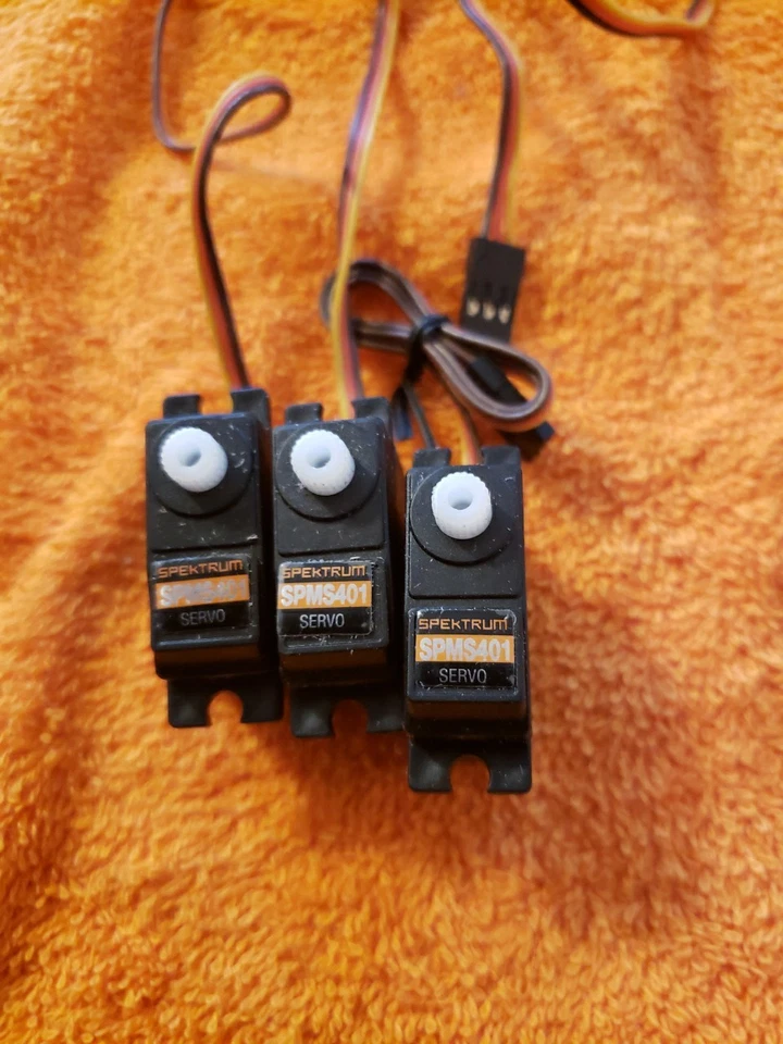 Spektrum Servos - Lot Of 3 Servos - SPMS401 - JT25 - Image 4 of 4