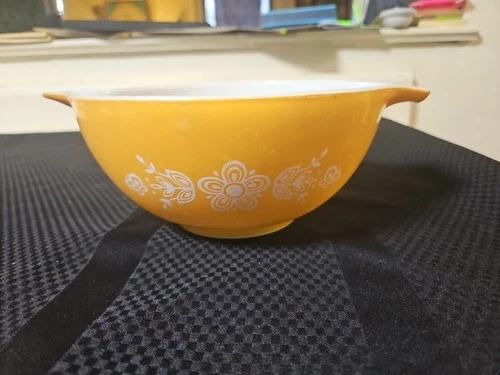 Vintage PYREX Cinderella Butterfly Gold Mixing Bowl 442  1 - 1/2 QT.