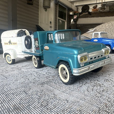 Vintage Tonka Farms Teal Pressed Steel Farm Truck w/ White Horse Trailer