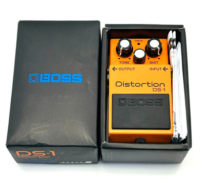 Boss DS-1 Distortion Guitar Effects Pedal (Orange)