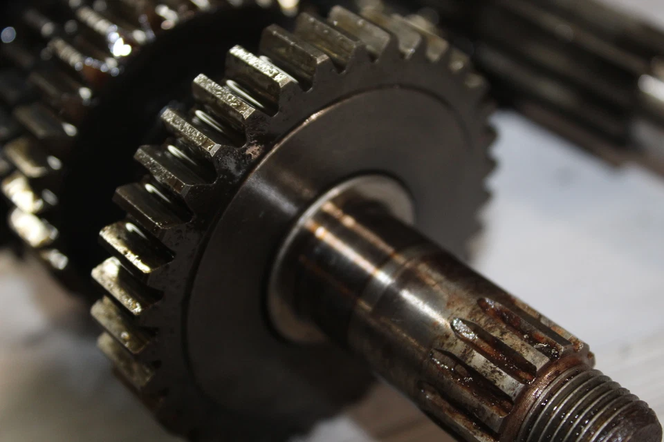 Suzuki Quadrunner 185 Lt185 1984 motor 2x4 transmisión engranajes tranny Foto 3 de 4