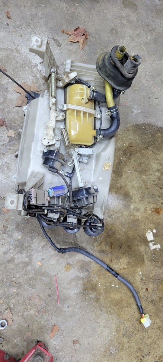 84-86 NISSAN Z31 300ZX HEATER CORE ASSEMBLY 27115-01P01 OEM