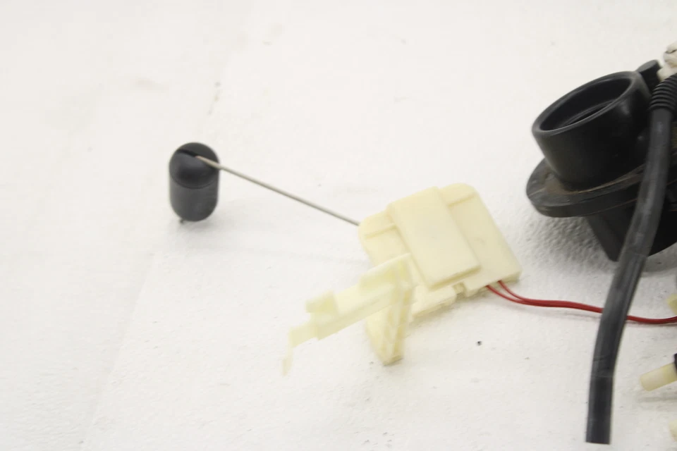 Harley-Davidson Electra Road Street Glide 2012-2017 bomba de combustible con placa superior Foto 2 de 4