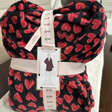 Victoria's Secret Short Cozy Plush Robe  Black with Red Heart Print Xl/XXL NWT