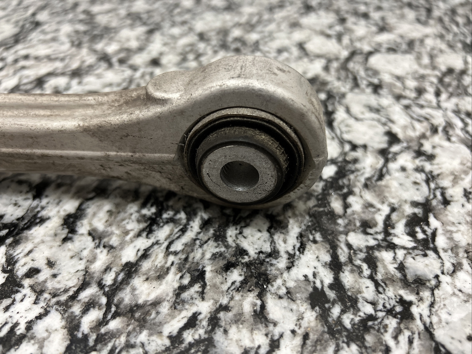 2014-2017 Maserati Ghibli s Rear Right lower Control Arm OEM