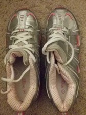 DANSKIN NOW I-NET TECHNOLOGY girl Shape Up Shoes size 4 silver