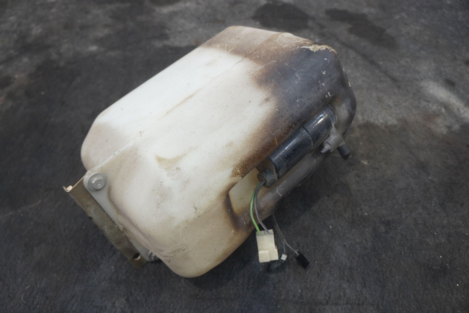 Headlight Headlamp Washer Reservoir Bottle Tank UD25765 Bentley Mulsanne 1988