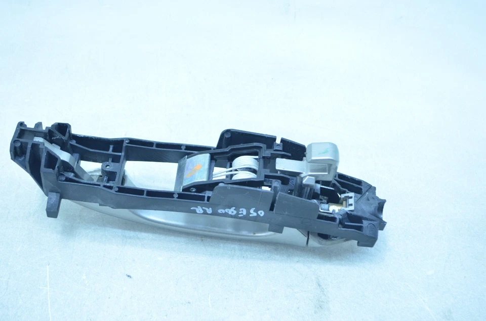 03-06 MERCEDES-BENZ W211 E500 MANIJA PUERTA EXTERIOR TRASERA DERECHA PLATA OEM Foto 4 de 4