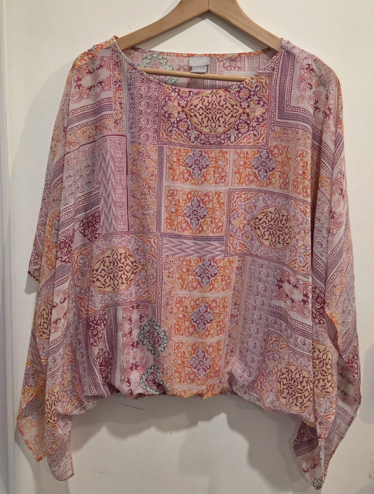 Chicos Poncho Kimono Top Size 3 XL Pink Crop Bubble Hem Resort Cruise Abstract