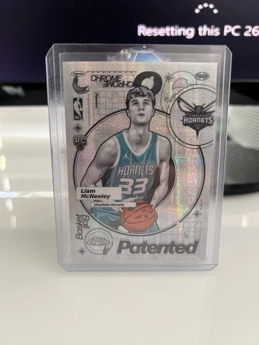 2025 Topps Chrome Liam McNeeley Base (RAW)