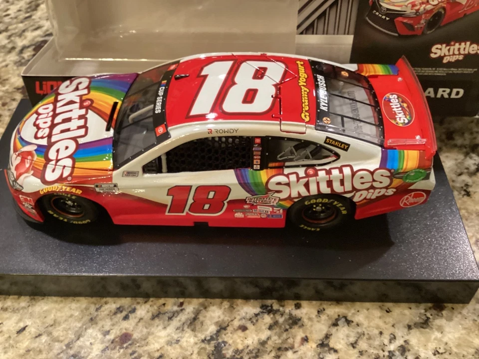 1/24 Lionel #18 Kyle Busch SKITTLES Dips 2020 Camry NASCAR - 1 of 684 - Image 2 of 3