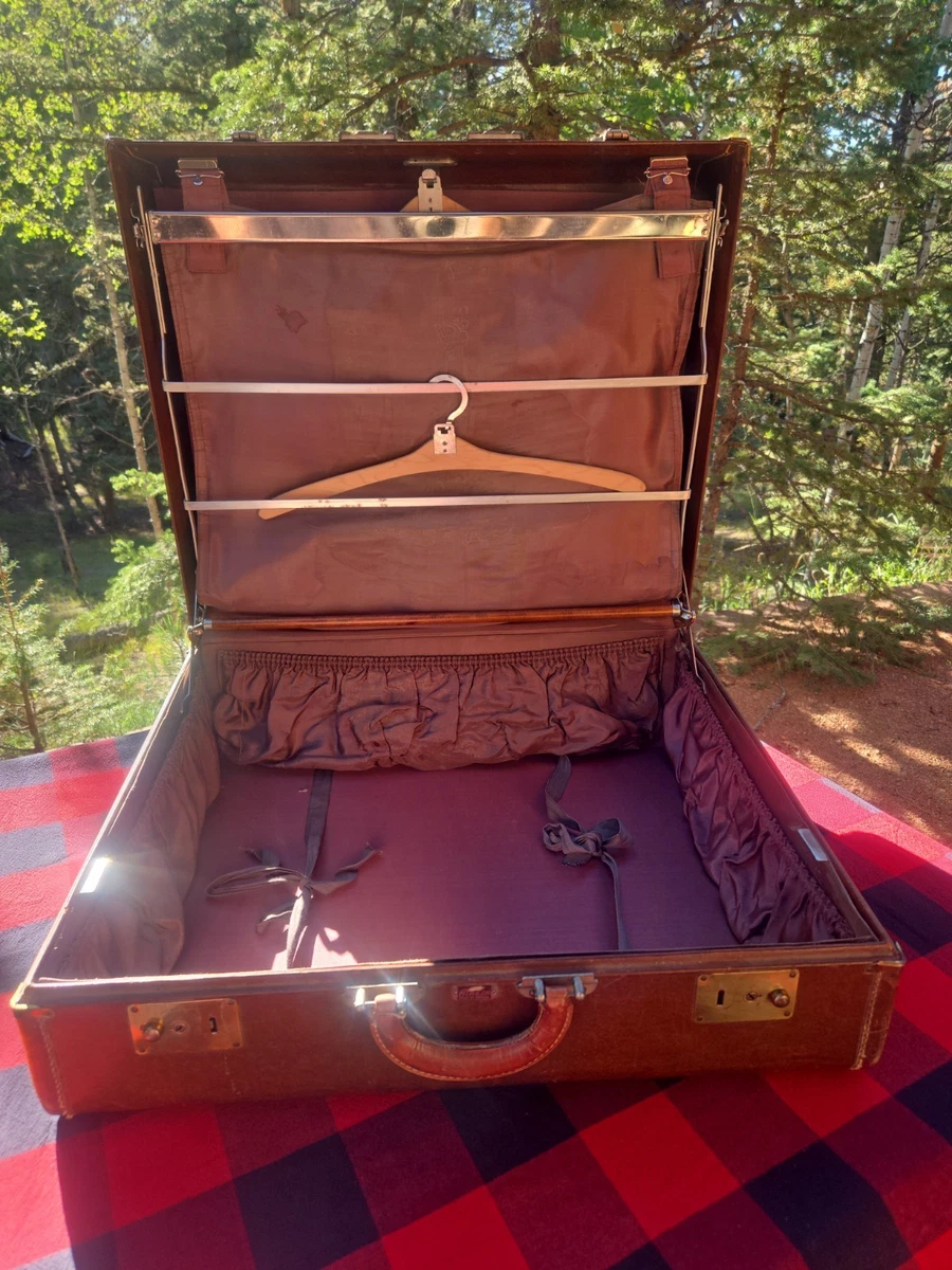 Brown 1940s Vintage Luggage & Vintage Travel Accessories for sale