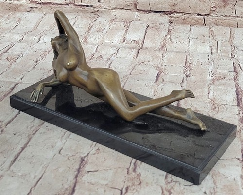 Escultura firmada 100 % bronce fundido estatua mujer desnuda dama acostada decoración - Imagen 4 de 10