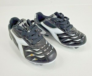 diadora soccer shoes