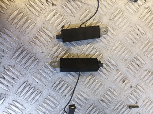 MERCEDES B-CLASS 2005-2011 AERIAL ANTENNA AMPLIFER MODULE X 2 A1698200489 - Picture 3 of 4